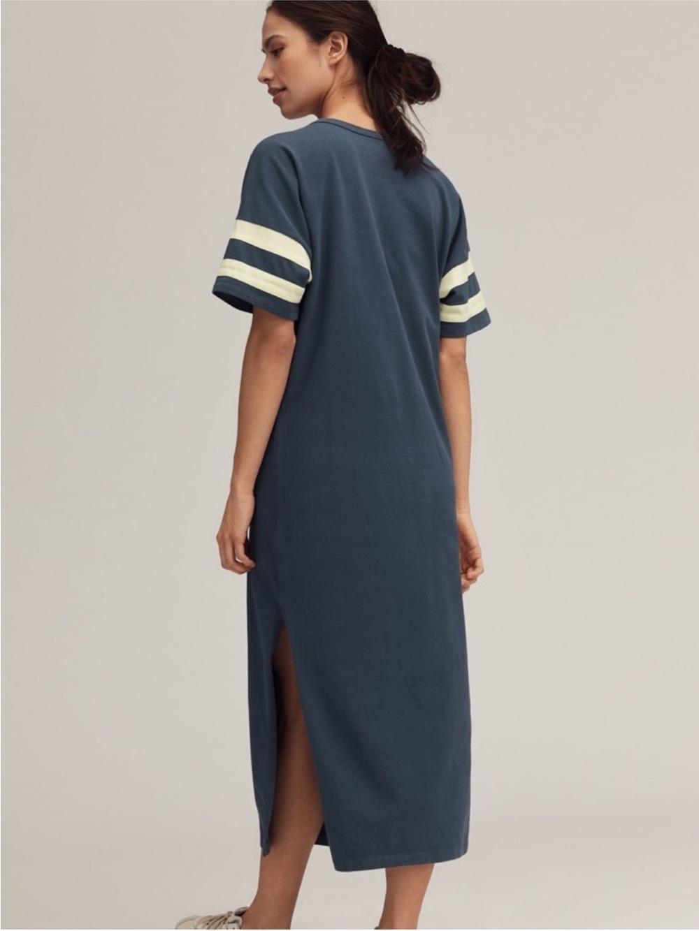 Casual Navy Blue Graphic Midi Dress with Side Slit - Picture 3 of 8